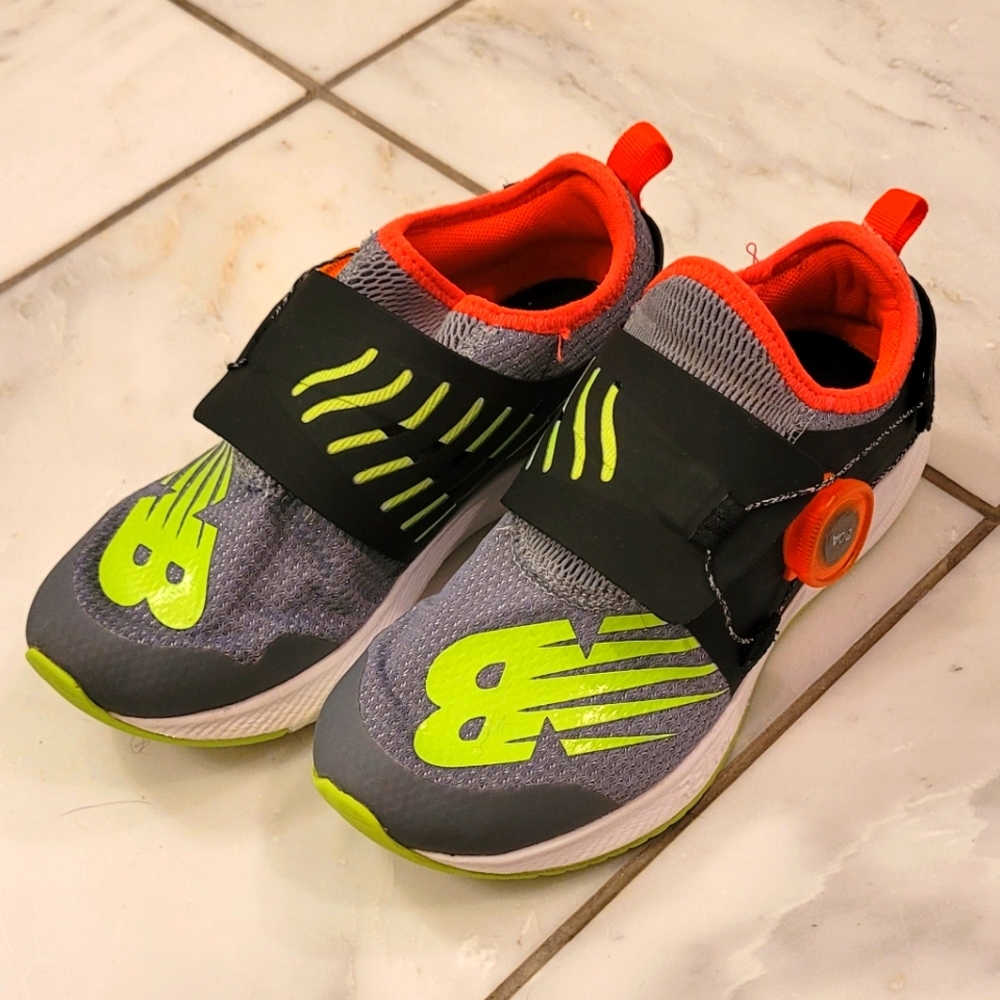 New Balance Fuelcore Reveal Boys Size 1 Sneakers